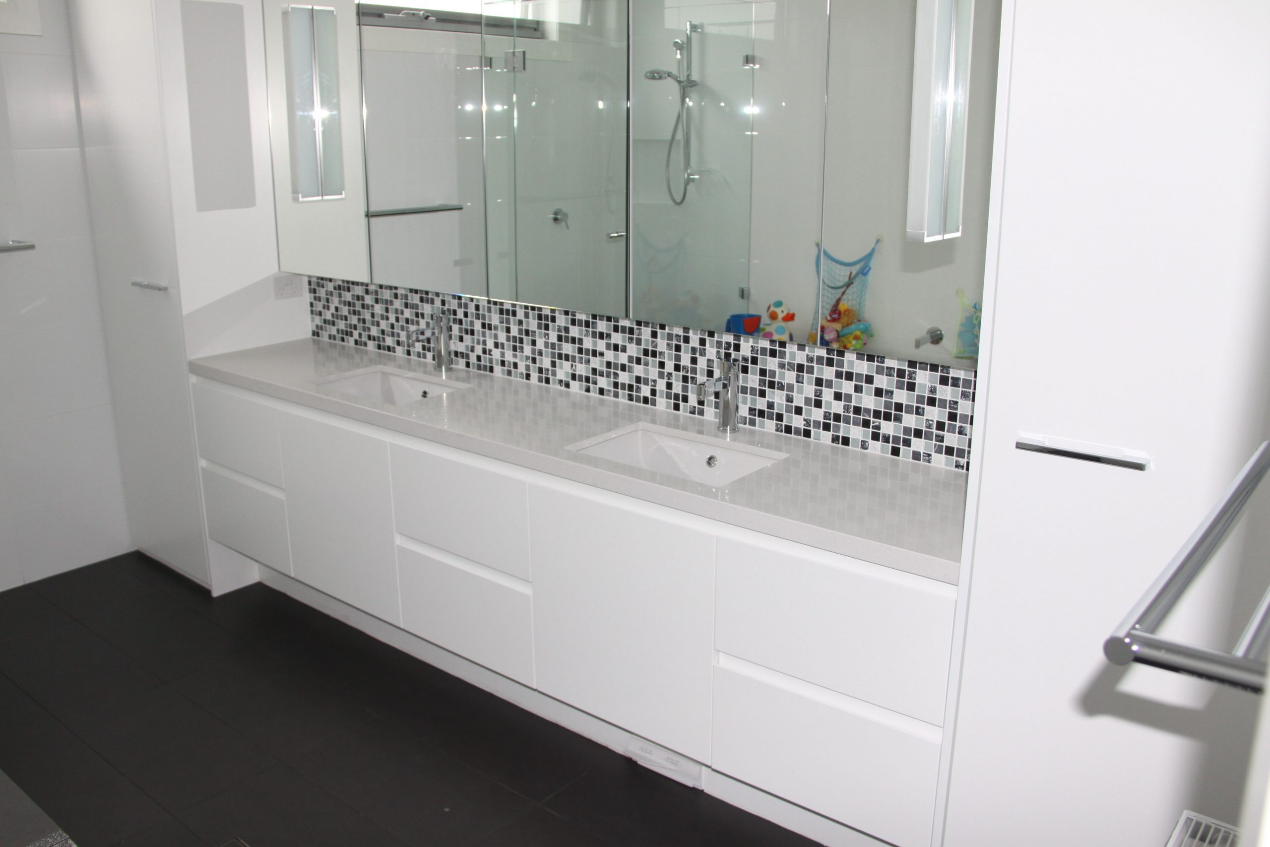 Sleek modern bathroom Vanity