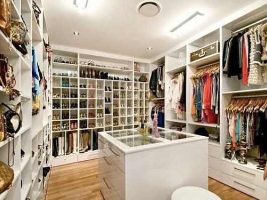 luxury walk in wardrobe builder